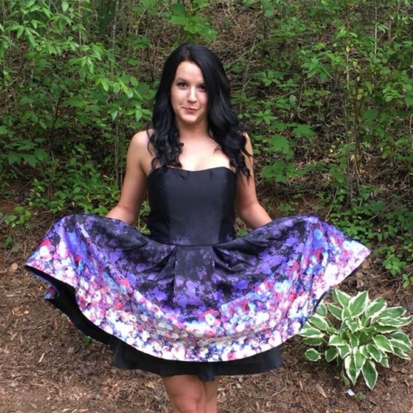 Prom dress - Picture 1 of 1